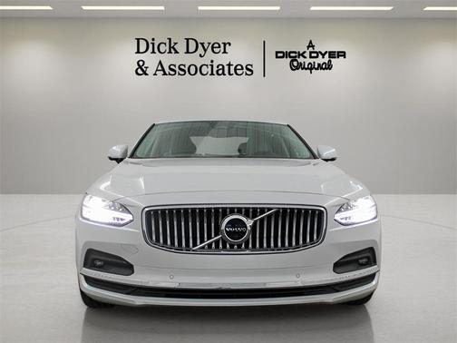 2022 Volvo S90 B6 Inscription