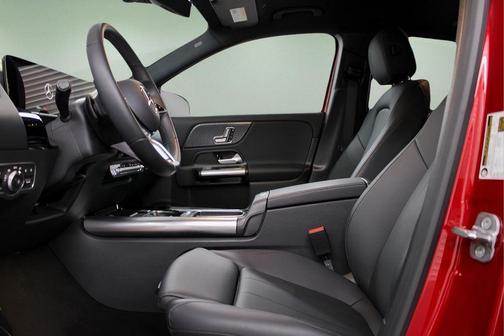 2025 Mercedes-Benz GLA 250 Base