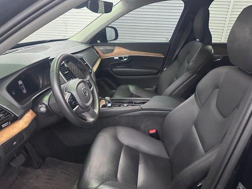 2023 Volvo XC90 B6 Plus 7-Seater