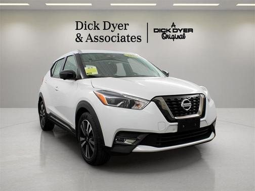 2019 Nissan Kicks SR