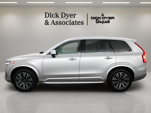2022 Volvo XC90 T6 Momentum 6 Passenger