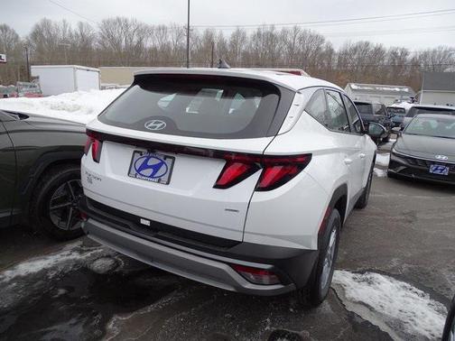 2026 Hyundai TUCSON SE