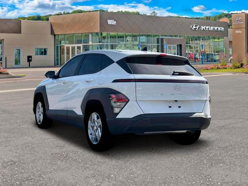 2026 Hyundai KONA SE
