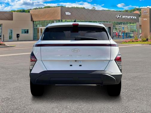 2026 Hyundai KONA SE