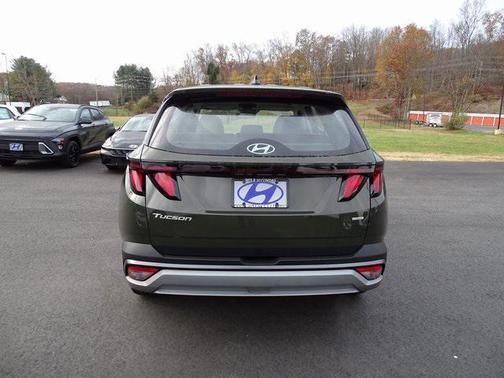 2026 Hyundai TUCSON SE