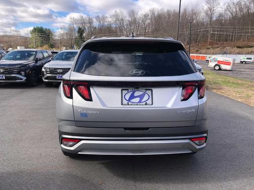 Shimmering Silver 2026 Hyundai TUCSON Hybrid SEL