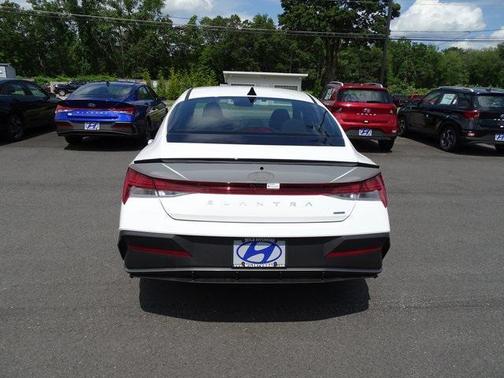 2025 Hyundai ELANTRA HEV SEL Sport