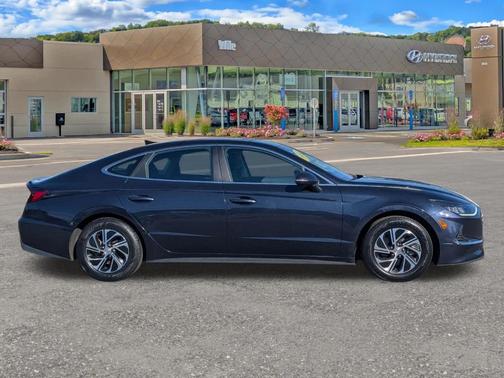 2022 Hyundai SONATA Hybrid Blue