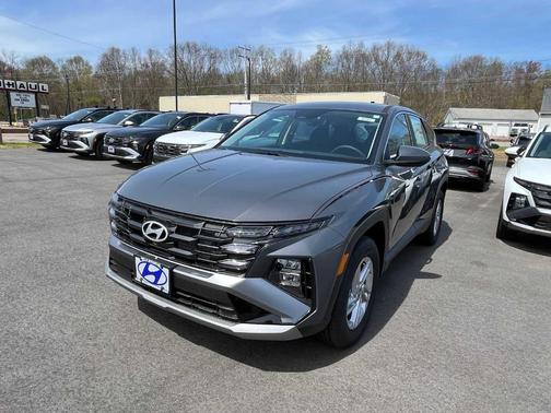 Gray 2026 Hyundai TUCSON SE
