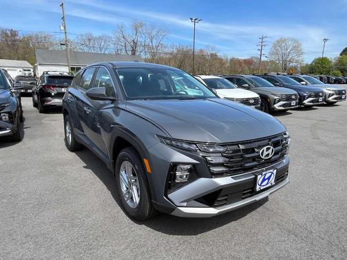 Gray 2026 Hyundai TUCSON SE
