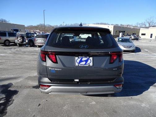 2026 Hyundai TUCSON SE