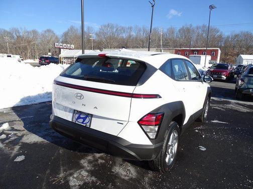 2026 Hyundai KONA SE