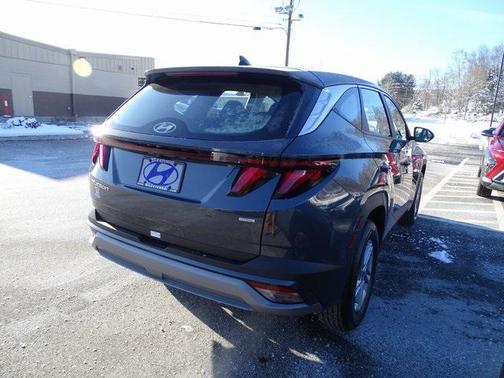 2026 Hyundai TUCSON SE