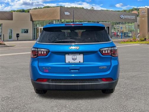 2022 Jeep Compass Latitude Lux