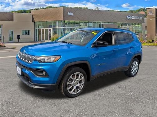 2022 Jeep Compass Latitude Lux