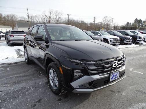 2026 Hyundai TUCSON SE