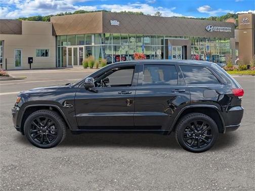 2022 Jeep Grand Cherokee WK Laredo