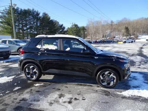 Onyx Black 2026 Hyundai VENUE SEL