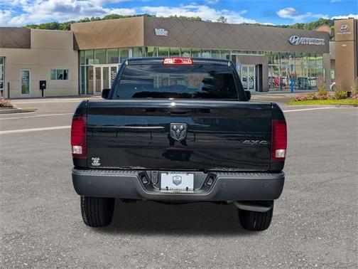 2022 RAM 1500 Classic SLT