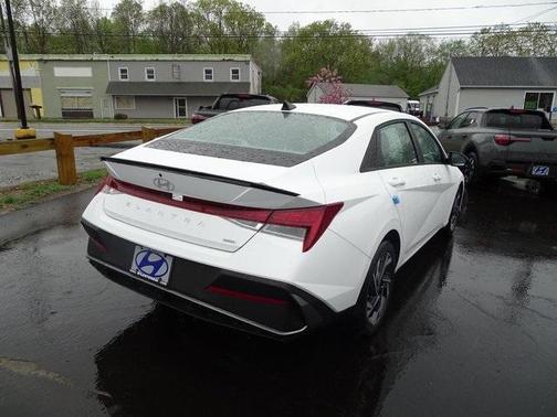 2025 Hyundai ELANTRA HEV SEL Sport