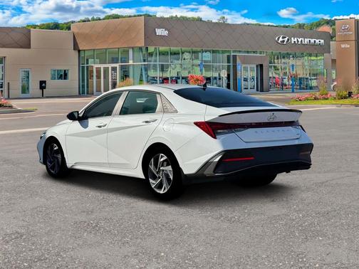 2025 Hyundai ELANTRA HEV SEL Sport