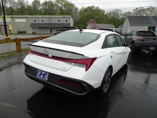 2025 Hyundai ELANTRA HEV SEL Sport