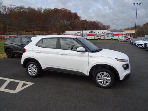 2026 Hyundai VENUE SE