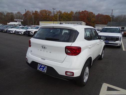 2026 Hyundai VENUE SE