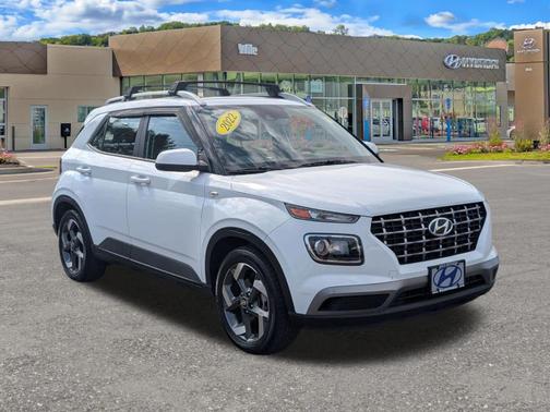2022 Hyundai VENUE SEL