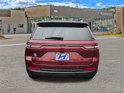 2024 Jeep Grand Cherokee Laredo