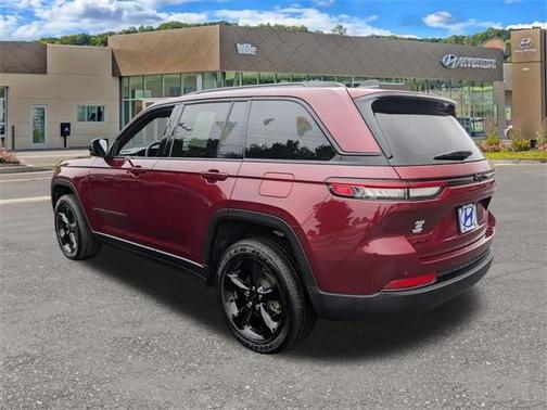 2024 Jeep Grand Cherokee Laredo