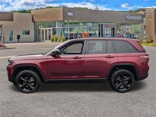 2024 Jeep Grand Cherokee Laredo