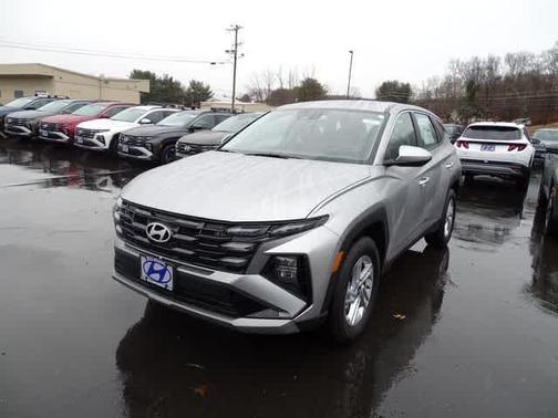 Shimmering Silver 2026 Hyundai TUCSON SE