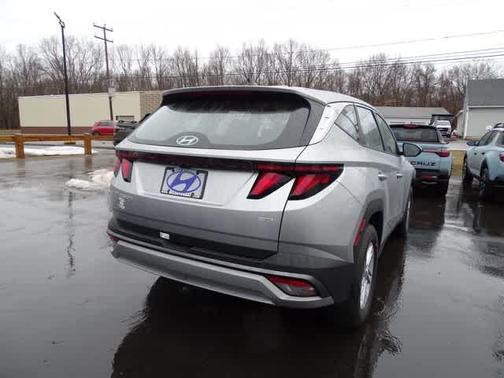 Shimmering Silver 2026 Hyundai TUCSON SE
