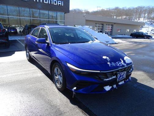 2026 Hyundai ELANTRA SE