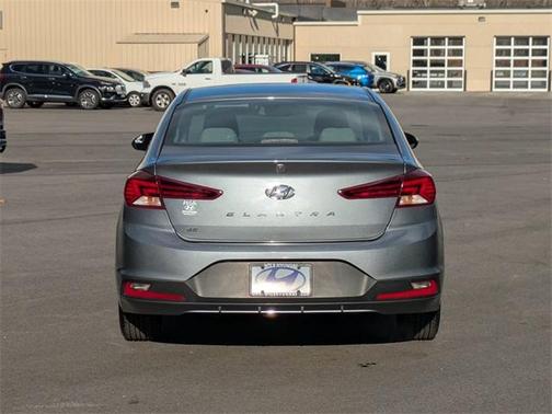 2019 Hyundai ELANTRA SE