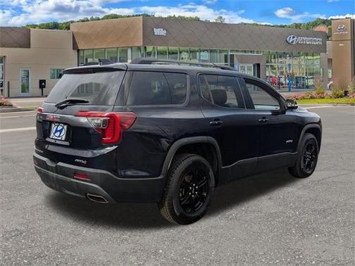 2022 GMC Acadia AT4