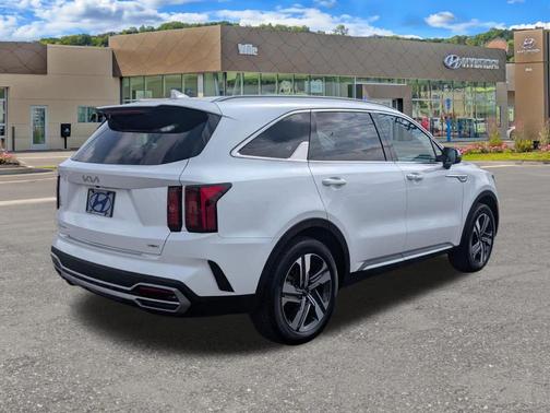 Snow White Pearl 2023 Kia Sorento Hybrid EX