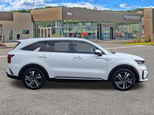 Snow White Pearl 2023 Kia Sorento Hybrid EX