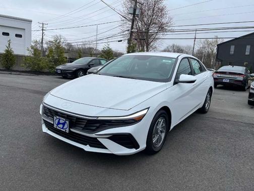 White 2026 Hyundai ELANTRA SE