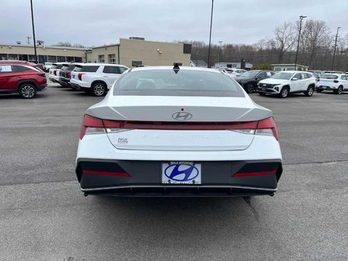 White 2026 Hyundai ELANTRA SE