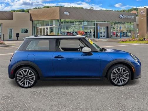 2025 MINI Hardtop 