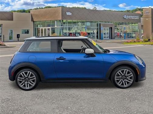 2025 MINI Hardtop 