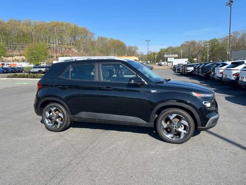 Onyx Black 2026 Hyundai VENUE SEL