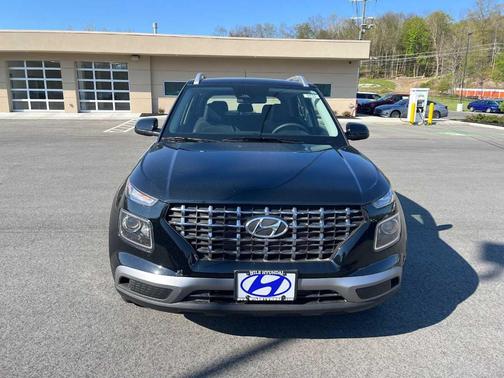 Onyx Black 2026 Hyundai VENUE SEL