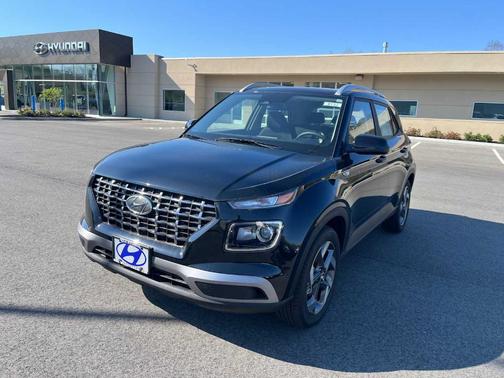 Onyx Black 2026 Hyundai VENUE SEL