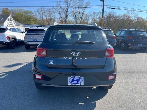 Onyx Black 2026 Hyundai VENUE SEL