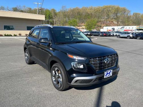 Onyx Black 2026 Hyundai VENUE SEL