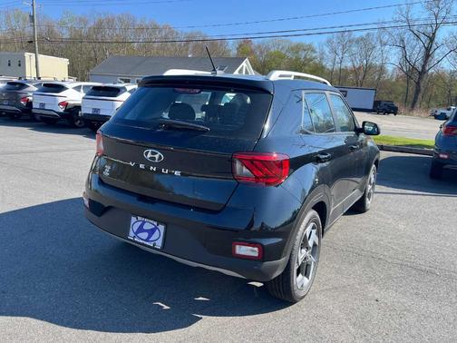 Onyx Black 2026 Hyundai VENUE SEL
