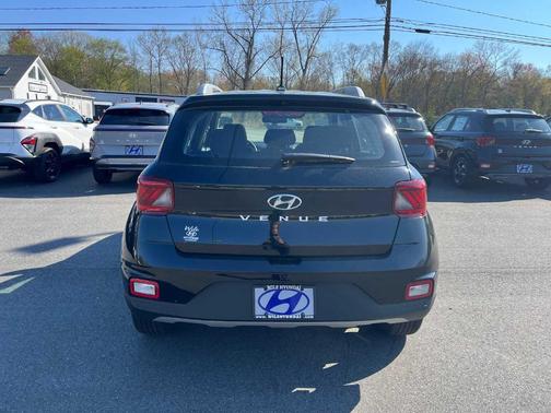 Onyx Black 2026 Hyundai VENUE SEL